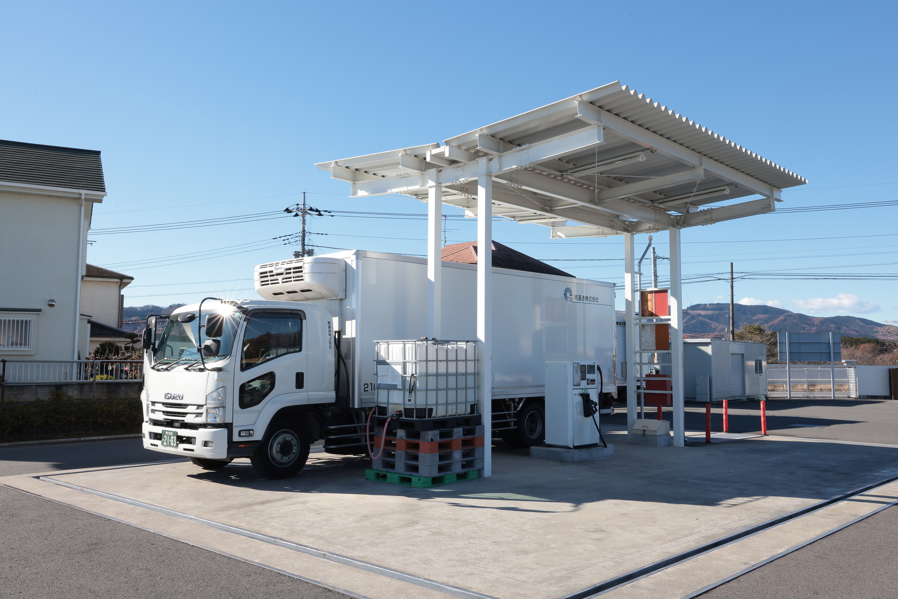 大型８ｔドライバー｜カゴ台車積み下ろし